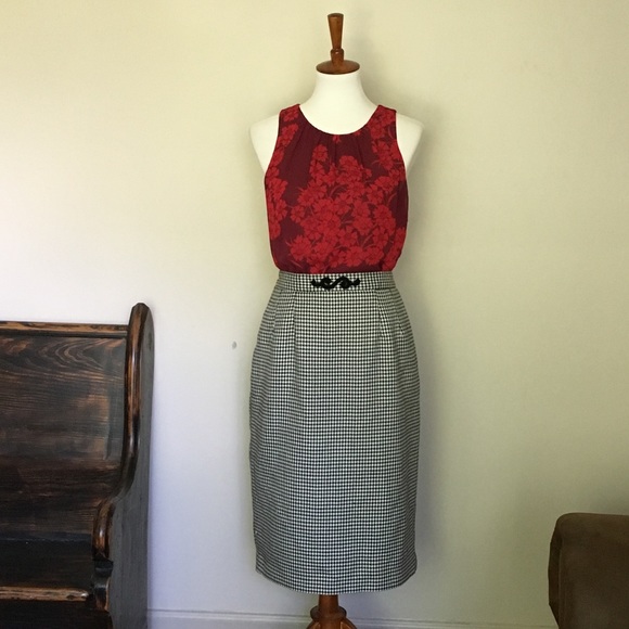 🎉 Vintage Houndstooth Pencil Skirt with Pockets - Picture 6 of 8